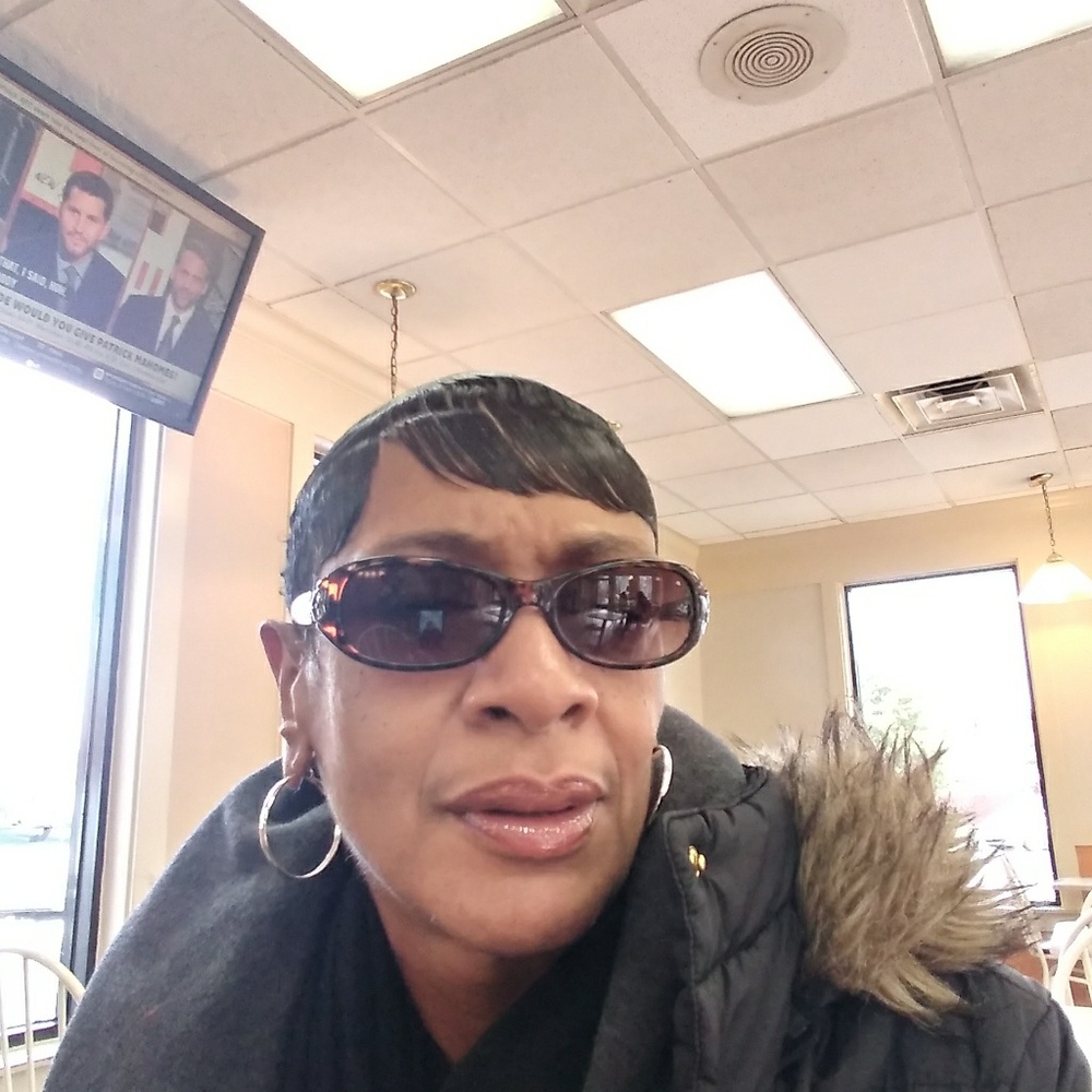 Meet your Posher, Monica